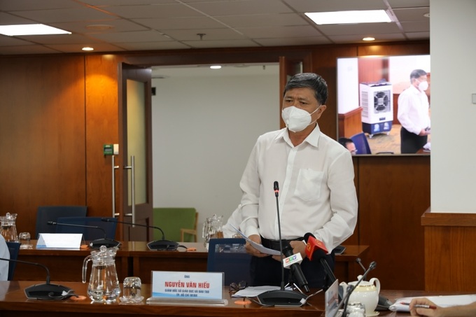 Giám đốc Sở Giáo dục - Đào tạo TP Nguyễn Văn Hiếu đánh giá việc tiếp nhận kiến thức của học sinh ở cấp tiểu học tương đối. Ảnh: Linh Nhi