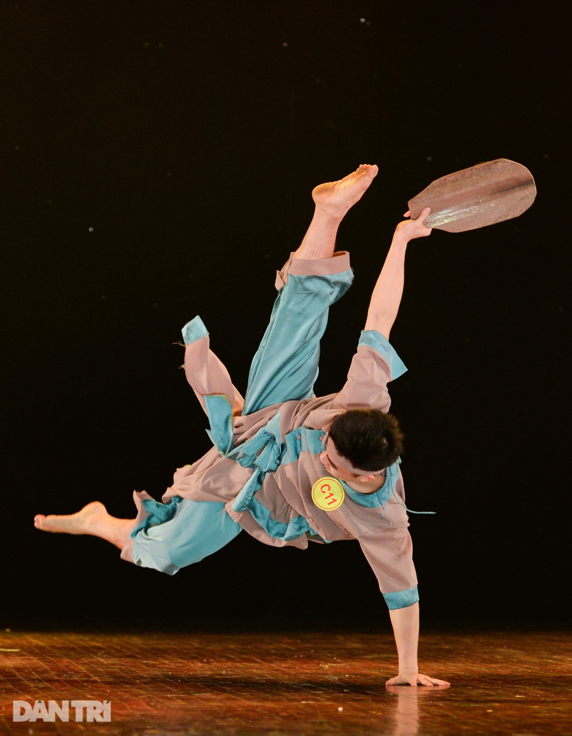 “Súy Vân”, “Hề chèo” thu hút người xem đêm diễn Tài năng múa - 34 “Súy Vân”, “Hề chèo” thu hút người xem đêm diễn Tài năng múa - 34