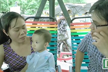 Niềm vui của người mẹ nghèo khi con được mổ tim thành công