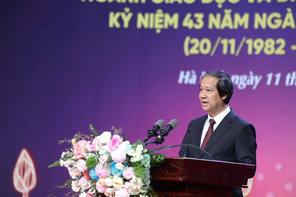 Bí thư Hà Nội hứa giải quyết nhanh mọi kiến nghị của thầy cô giáo - 2