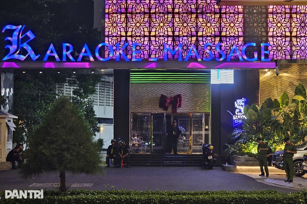 Bộ Công an kiểm tra 2 tụ điểm massage nổi tiếng ở Nha Trang - 1
