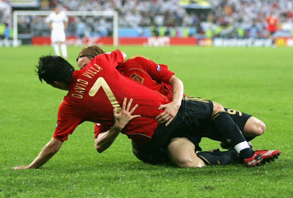 Lịch sử Euro 2008: Tây Ban Nha lên ngôi với triết lý bóng đá quyến rũ - 2 Lịch sử Euro 2008: Tây Ban Nha lên ngôi với triết lý bóng đá quyến rũ - 2