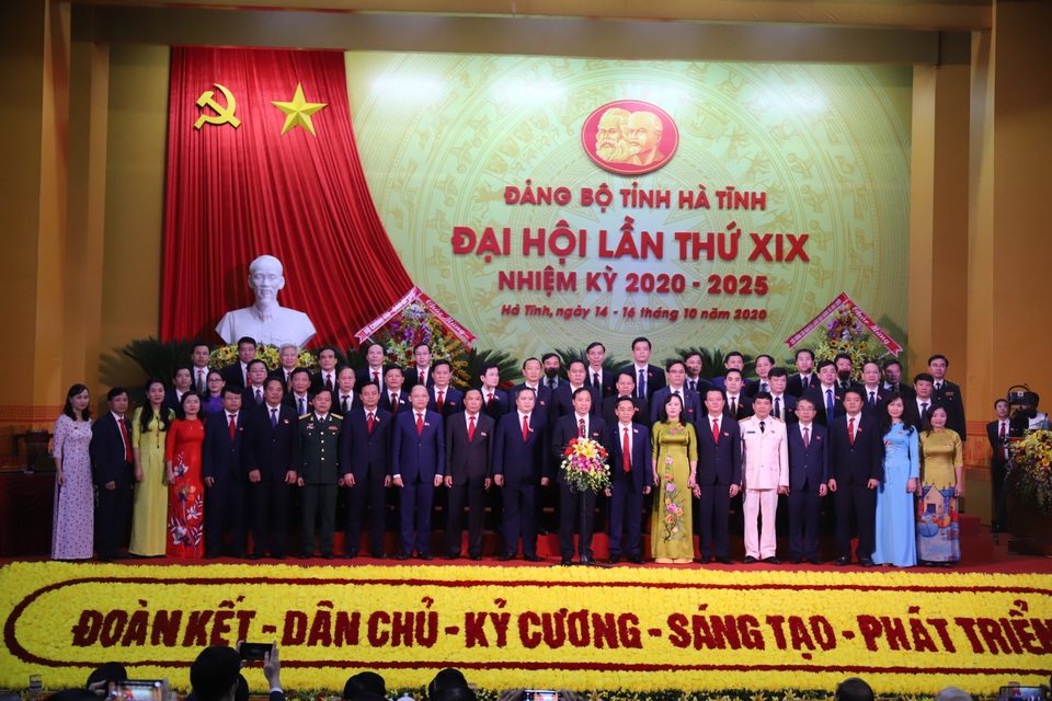 Hà Tĩnh phấn đấu năm 2030 trở thành tỉnh khá của cả nước - 1 Hà Tĩnh phấn đấu năm 2030 trở thành tỉnh khá của cả nước - 1