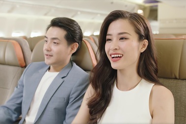 “Cặp đôi của năm” Đông Nhi và Ông Cao Thắng bắt đầu chuyến trăng mật trong mơ của mình với EVA Air