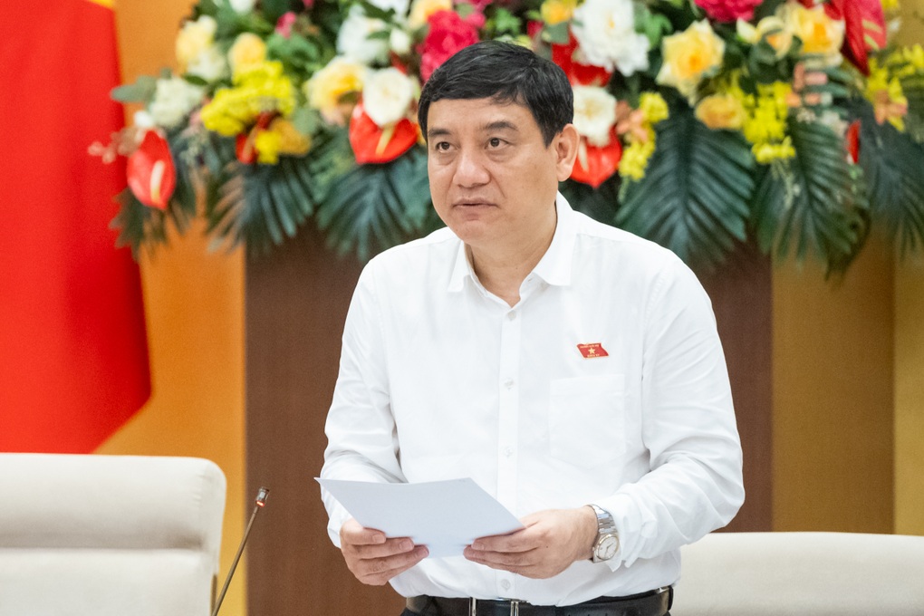 Cầm hộp sữa “nghi là giả”, đại biểu Quốc hội chất vấn trách nhiệm của ai? - 3 Cầm hộp sữa “nghi là giả”, đại biểu Quốc hội chất vấn trách nhiệm của ai? - 3