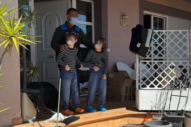 Sự thật chấn động về 3 đứa trẻ được cha là tiến sĩ triết học cho học ở nhà