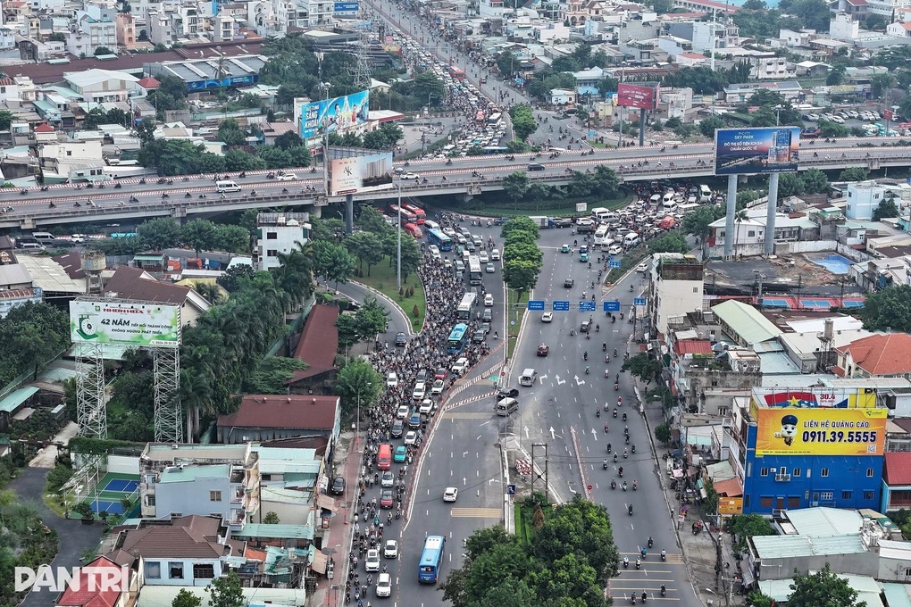 TPHCM yêu cầu trình báo cáo khả thi 4 dự án BOT cửa ngõ trong tháng 12 - 1