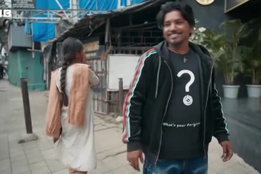 "Công chúa khu ổ chuột" gây sốt trong làng mẫu