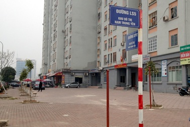 Hà Nội: Gỡ bỏ các biển tên đường “oái oăm”