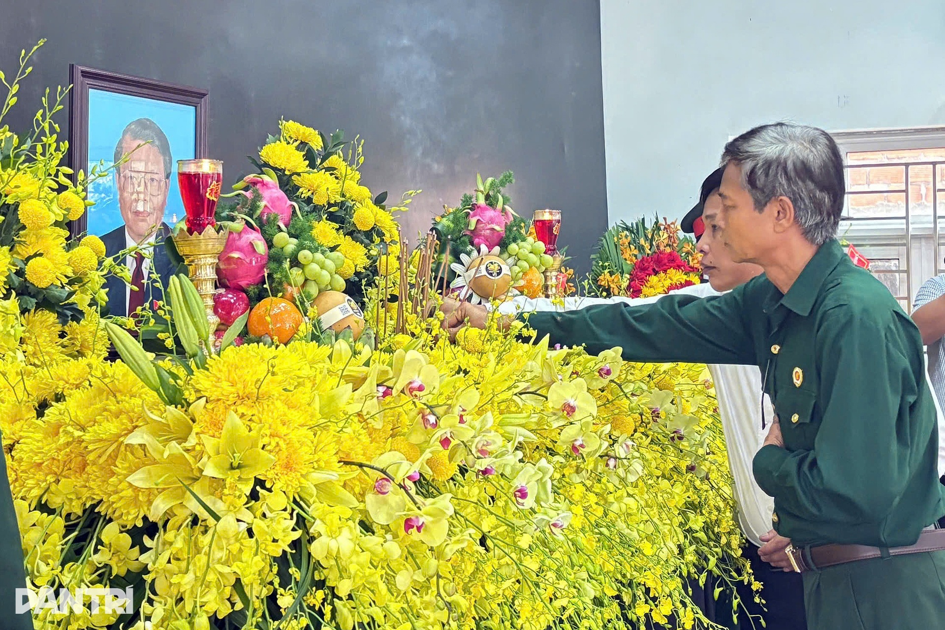 Hình ảnh trang nghiêm lễ tang nguyên Chủ tịch nước Trần Đức Lương - 19 Hình ảnh trang nghiêm lễ tang nguyên Chủ tịch nước Trần Đức Lương - 19