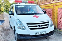 9 người thuê xe cấp cứu thông chốt kiểm dịch bị phạt 135 triệu đồng