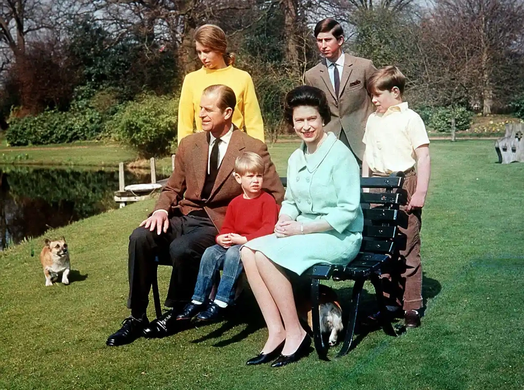 Tình yêu đẹp kéo dài hơn 7 thập niên của Nữ hoàng Anh Elizabeth II - 4 Tình yêu đẹp kéo dài hơn 7 thập niên của Nữ hoàng Anh Elizabeth II - 4