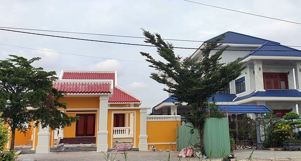 Khu quy hoạch biệt thự, nhà xây giống chùa, Sở Xây dựng nói... khó xử lý! - 1 Khu quy hoạch biệt thự, nhà xây giống chùa, Sở Xây dựng nói... khó xử lý! - 1