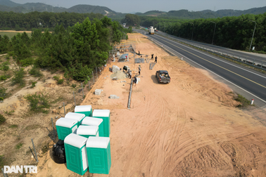 Hai trạm dừng nghỉ trên cao tốc Cam Lộ - La Sơn đang thành hình