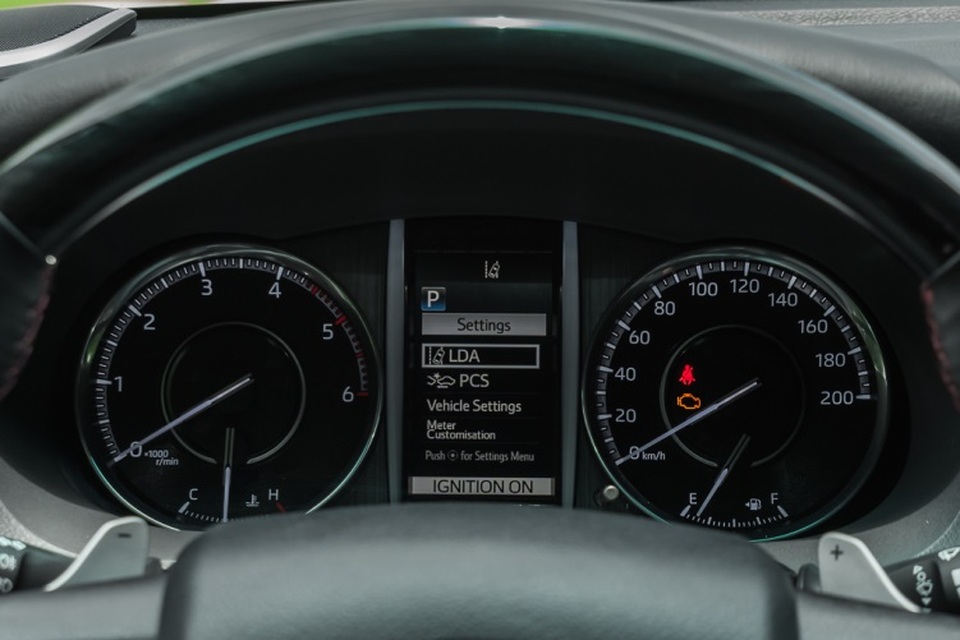 Toyota Fortuner - Chiến binh bất bại phân khúc SUV 7 chỗ tại Việt Nam - 6 Toyota Fortuner - Chiến binh bất bại phân khúc SUV 7 chỗ tại Việt Nam - 6