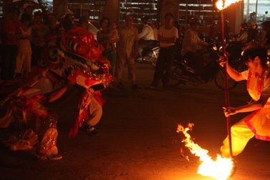 Đêm Trung thu: Rộn sắc màu, đậm tình yêu thương