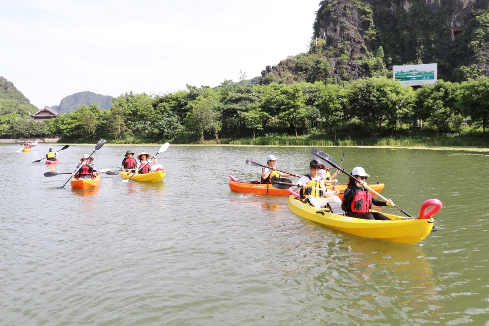 Chèo thuyền kayak khám phá di sản thế giới Tràng An - 3 Chèo thuyền kayak khám phá di sản thế giới Tràng An - 3