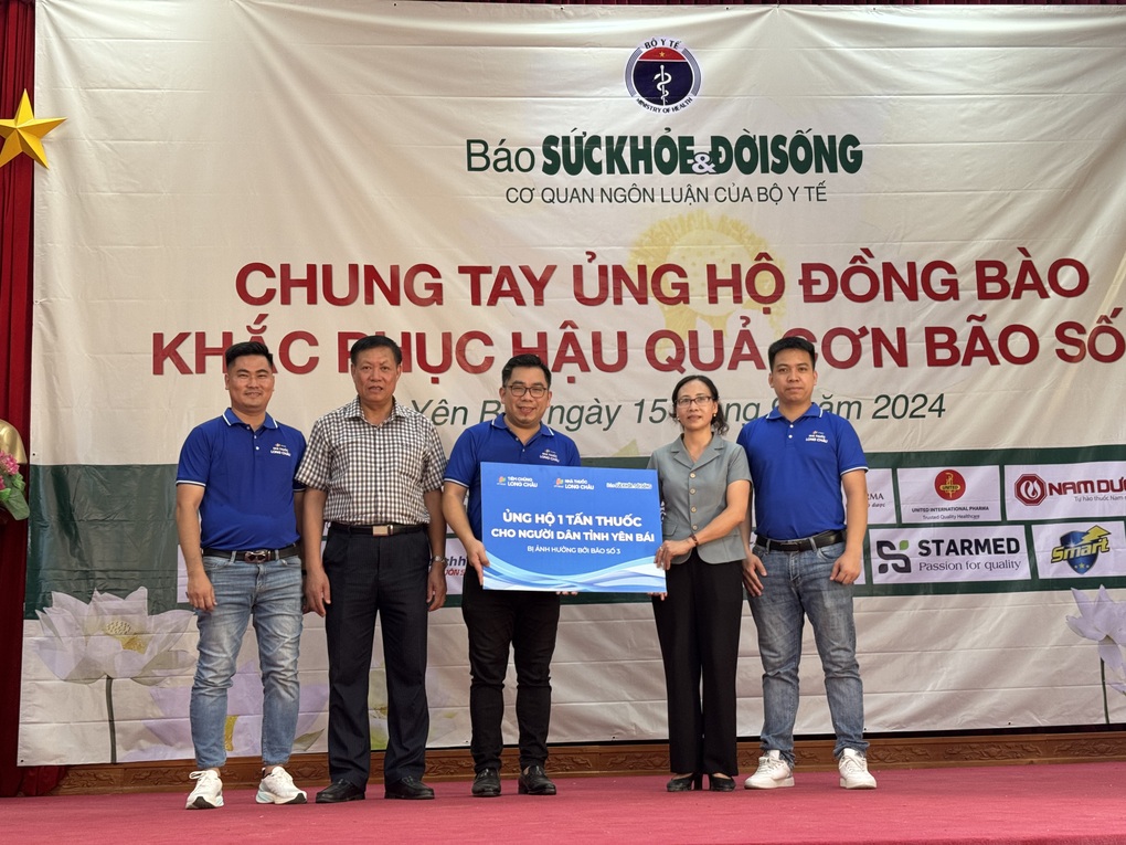 FPT Long Châu điều động nhanh 10 tấn thuốc hỗ trợ người dân vùng bão lũ - 1 FPT Long Châu điều động nhanh 10 tấn thuốc hỗ trợ người dân vùng bão lũ - 1