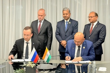 Ấn Độ bắt tay Nga, lần đầu sản xuất máy bay chở khách