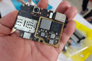 "Mổ xẻ" Bphone 2017: Dễ mở, hoàn thiện tốt