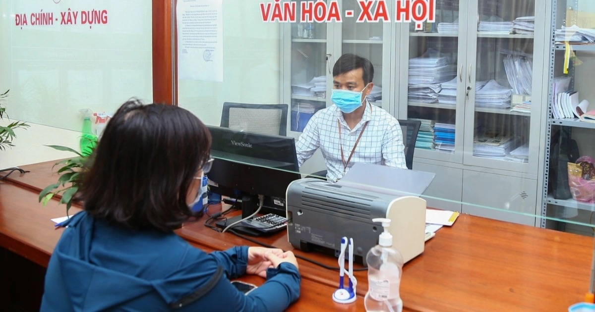 Nên để xã mới tự tuyển công chức?