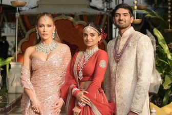 Bên trong siêu đám cưới tốn 7 triệu USD, quy tụ toàn nhân vật nổi tiếng