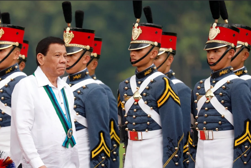 Các bộ trưởng Philippines tiêm vắc xin chưa được cấp phép - 1 Các bộ trưởng Philippines tiêm vắc xin chưa được cấp phép - 1