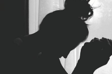 Chồng thay lòng đổi dạ, coi thường người vợ không cưới xin