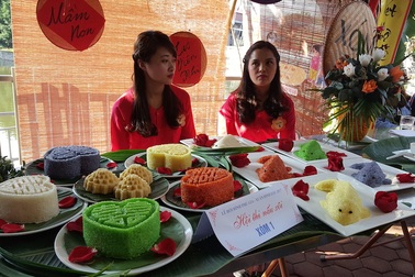 Cả làng dốc sức thi nấu xôi ở Phú Thượng