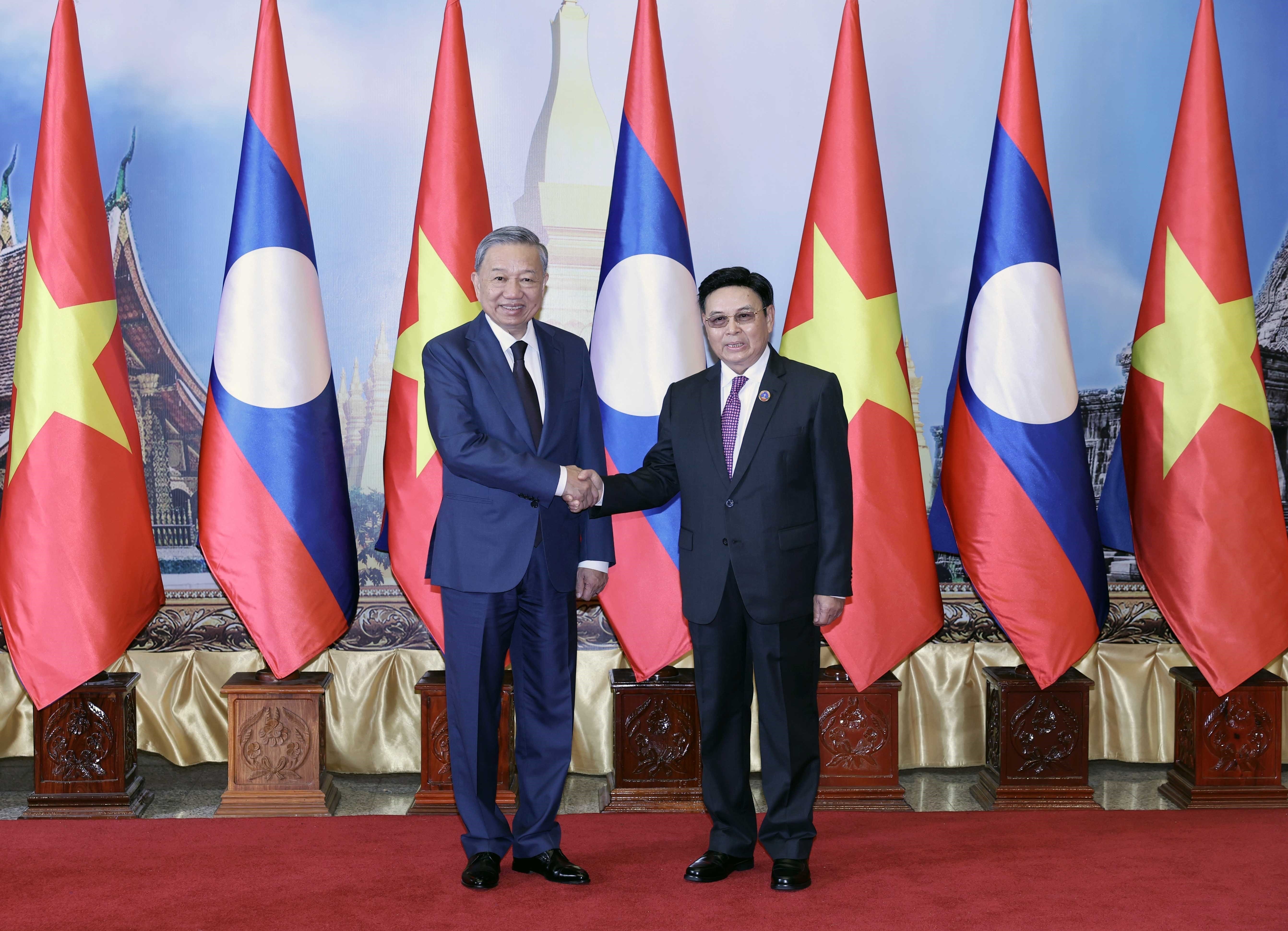 View - Chủ tịch nước Tô Lâm hội kiến Chủ tịch Quốc hội Lào | Báo Dân trí