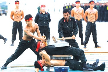 Cảnh sát đặc nhiệm vì bình yên mùa xuân