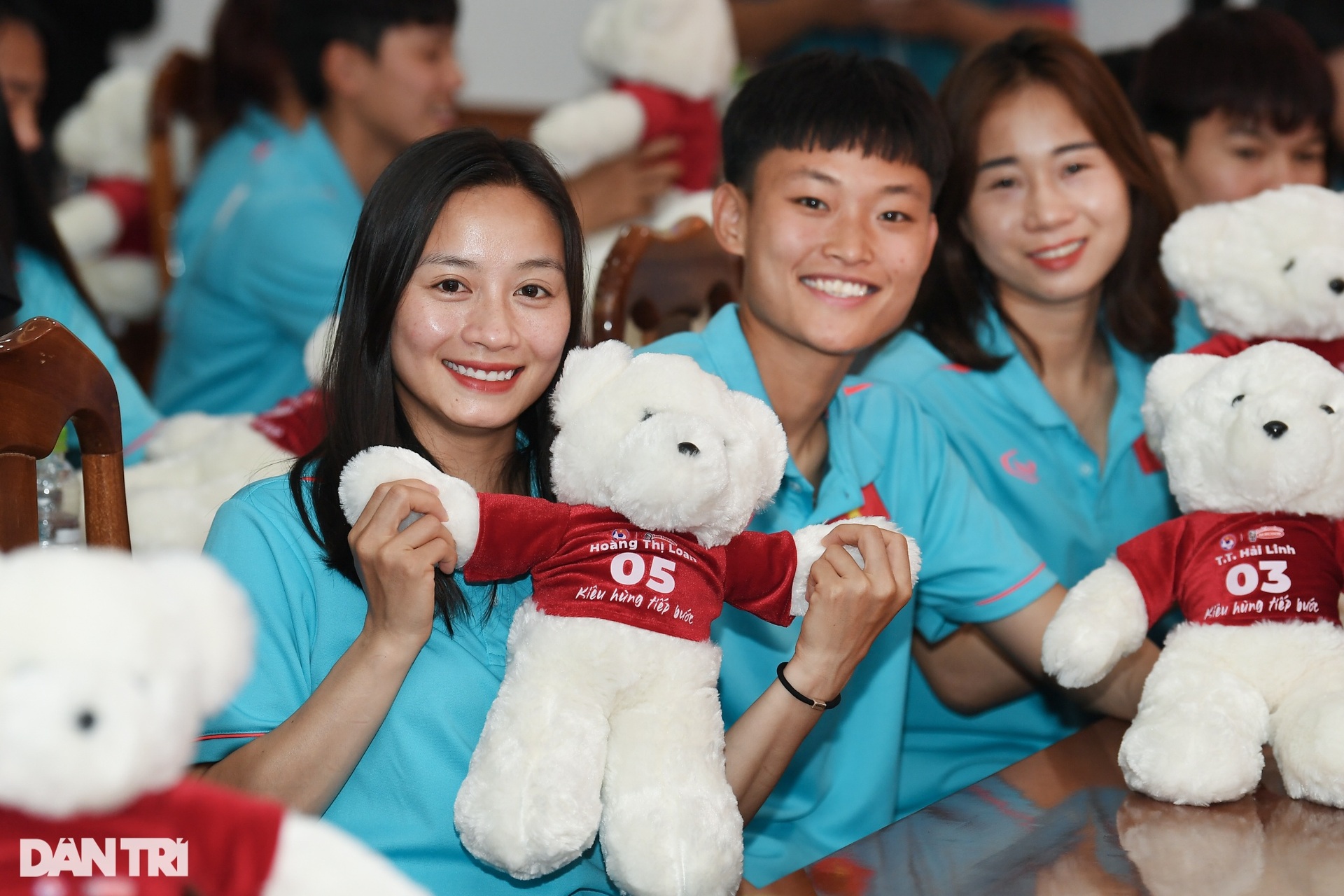 Huỳnh Như nghẹn ngào, xúc động trong lễ xuất quân dự World Cup 2023 - 8 Huỳnh Như nghẹn ngào, xúc động trong lễ xuất quân dự World Cup 2023 - 8