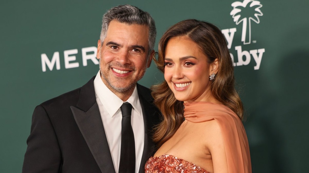 “Thiên thần bóng tối” Jessica Alba hẹn hò với diễn viên kém 11 tuổi - 4 “Thiên thần bóng tối” Jessica Alba hẹn hò với diễn viên kém 11 tuổi - 4