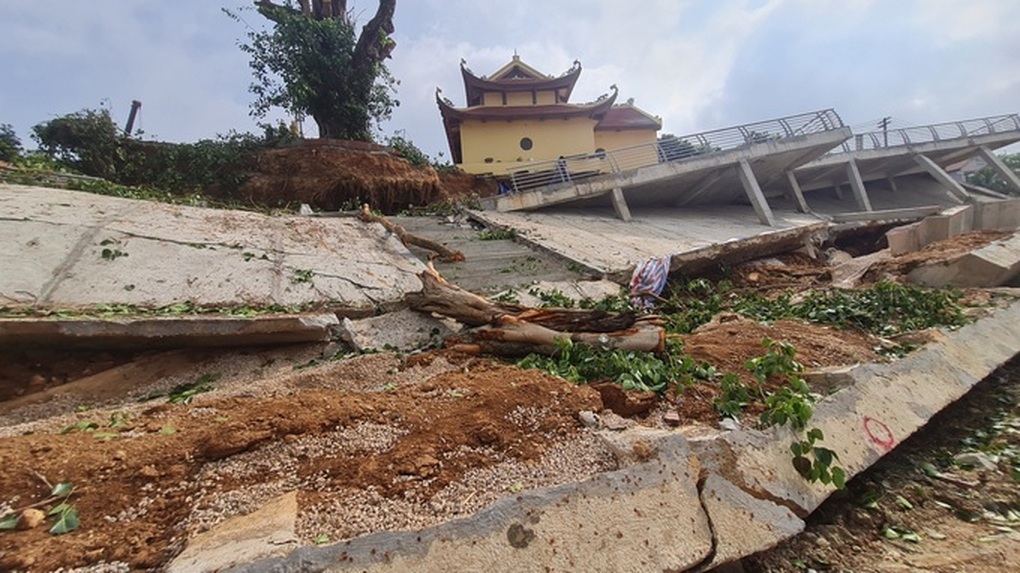 Kiểm soát chặt xây dựng nhà cửa ở địa hình sườn dốc, ven sông suối - 1 Kiểm soát chặt xây dựng nhà cửa ở địa hình sườn dốc, ven sông suối - 1