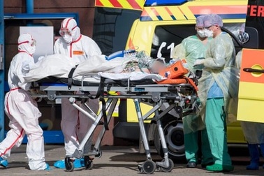 Đức đối mặt "bão" Covid-19 và lời cảnh báo với châu Âu