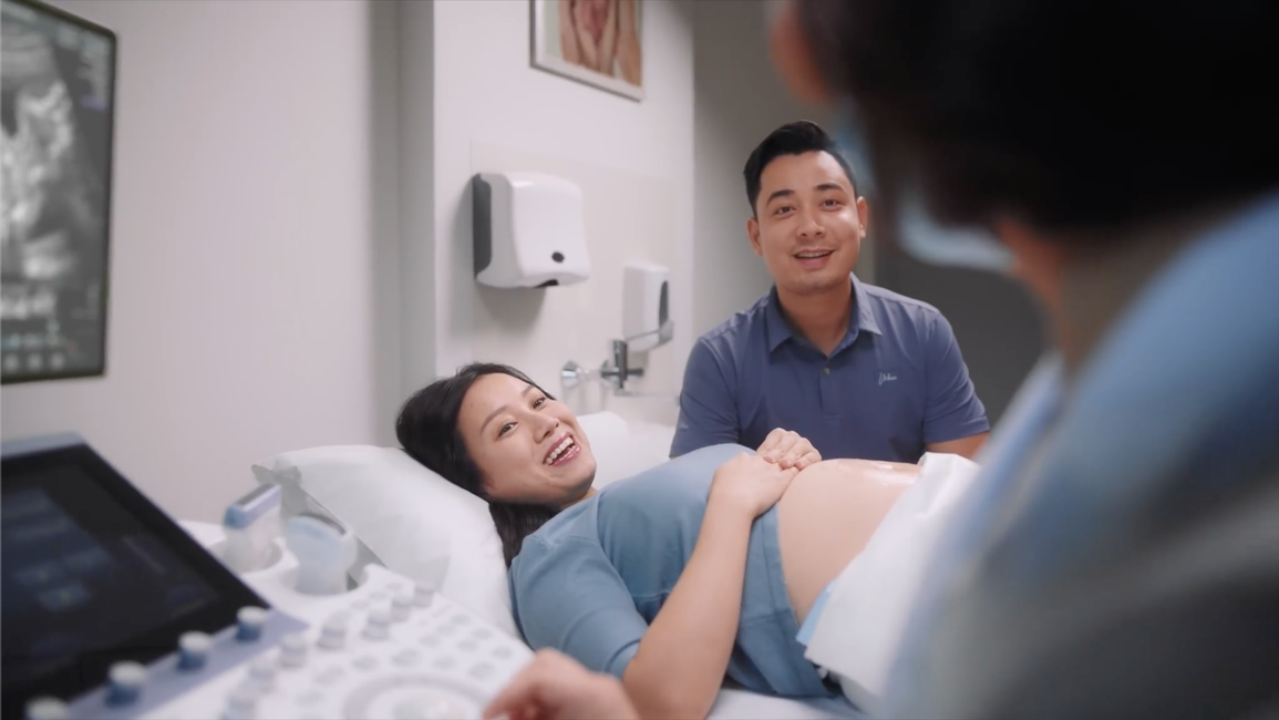 Khoảnh khắc đầu tiên mẹ nhìn rõ mặt con khi siêu âm 4D - 2 Khoảnh khắc đầu tiên mẹ nhìn rõ mặt con khi siêu âm 4D - 2