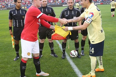 Schneiderlin tỏa sáng, MU mở đầu chuyến giao hữu bằng chiến thắng