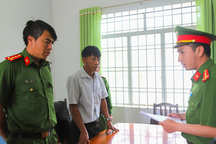 Tố giác vụ phá rừng, một người dân bị đánh trọng thương