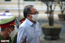 Cựu Phó Bí thư Thành ủy TPHCM Tất Thành Cang hầu tòa