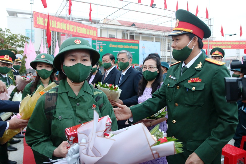 Nữ Bí thư chi đoàn tình nguyện nhập ngũ - 1 Nữ Bí thư chi đoàn tình nguyện nhập ngũ - 1