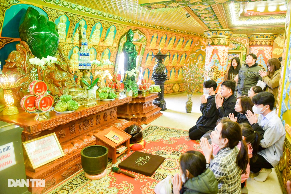 Ngôi chùa Hà Nội có tượng Phật cao bậc nhất Đông Nam Á đón vạn khách/ngày - 7 Ngôi chùa Hà Nội có tượng Phật cao bậc nhất Đông Nam Á đón vạn khách/ngày - 7