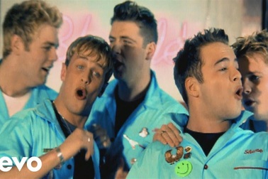 Claudia Schiffer tham gia MV Uptown Girl