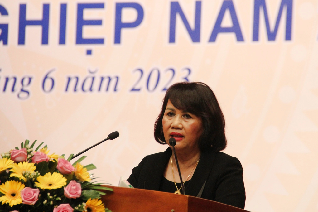 Chủ tịch Bình Định: Không máy móc, tìm cách gỡ khó cho doanh nghiệp - 2 Chủ tịch Bình Định: Không máy móc, tìm cách gỡ khó cho doanh nghiệp - 2
