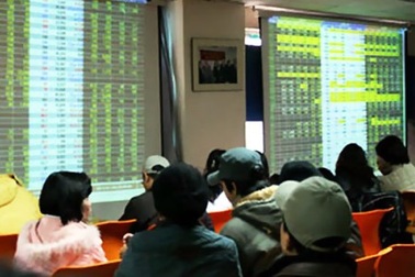 Lạm phát thấp bất ngờ, thị trường vẫn thận trọng