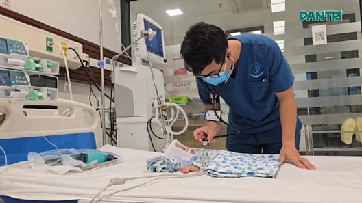 Bé 3 tháng tuổi nguy kịch vì sốc nhiễm khuẩn, cha mẹ nghèo bất lực cầu cứu