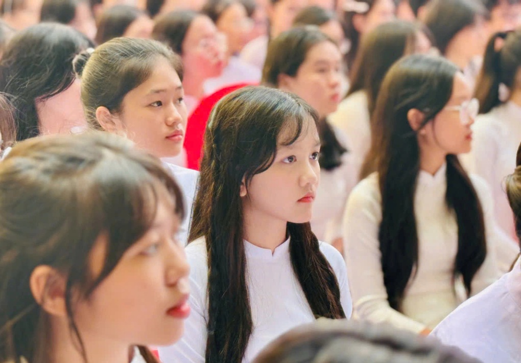 Cha mẹ ép con học ngành sư phạm: Cẩn thận nhiều hệ luỵ - 2 Cha mẹ ép con học ngành sư phạm: Cẩn thận nhiều hệ luỵ - 2