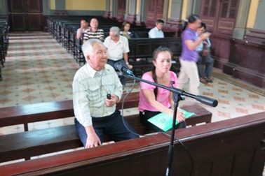 Bác kháng cáo đòi bồi thường của ông lão 80 tuổi đi kiện… cái "lô cốt"