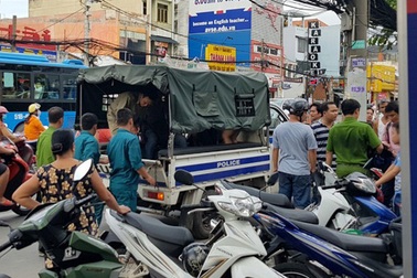 Ớn lạnh băng dùng mã tấu chém người đi đường cướp xe khi gặp công an