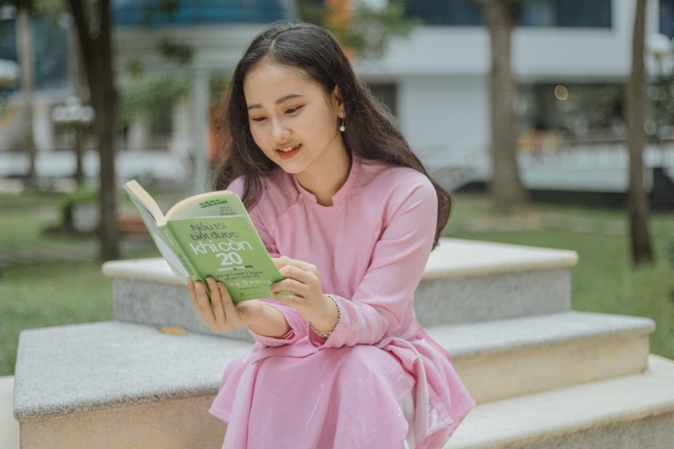 Nữ sinh xinh đẹp và câu chuyện nỗ lực làm việc để hàn gắn tình cảm gia đình - 1 Nữ sinh xinh đẹp và câu chuyện nỗ lực làm việc để hàn gắn tình cảm gia đình - 1