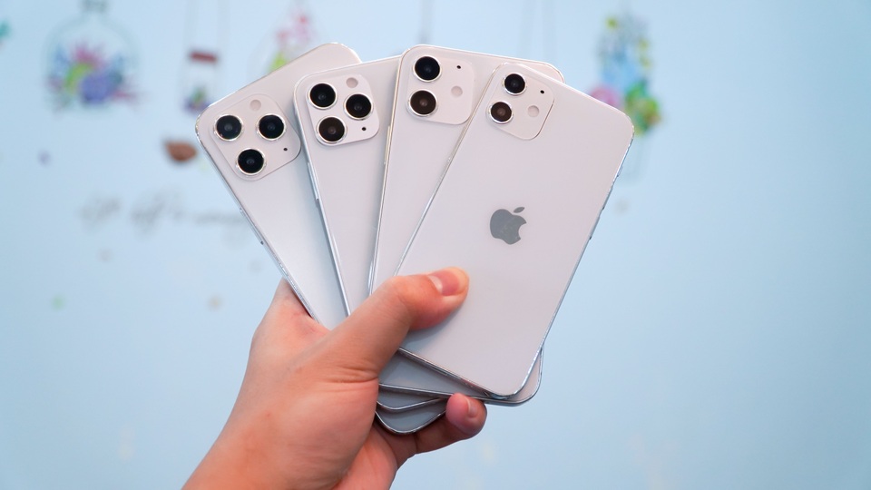 Xuất hiện mô hình 4 chiếc iPhone 12 tại Việt Nam - 2 Xuất hiện mô hình 4 chiếc iPhone 12 tại Việt Nam - 2